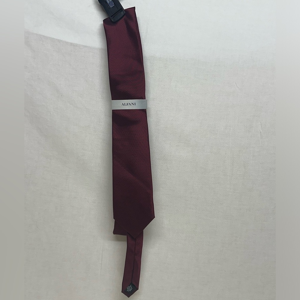 Alfani NWT Burgundy Neck‎ Tie